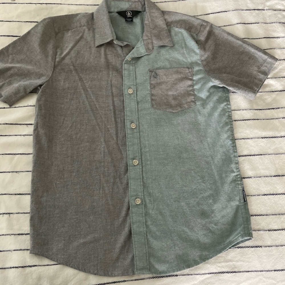 VOLCOM button down shirt